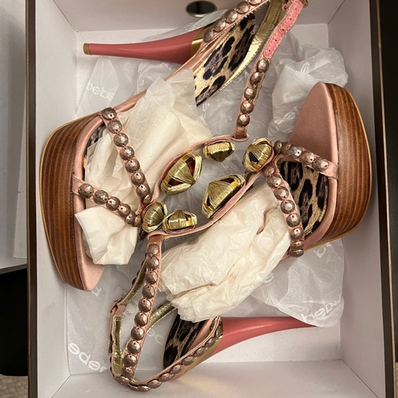 Dusty Rose Bebe heels (size 10) - Picture 7 of 7
